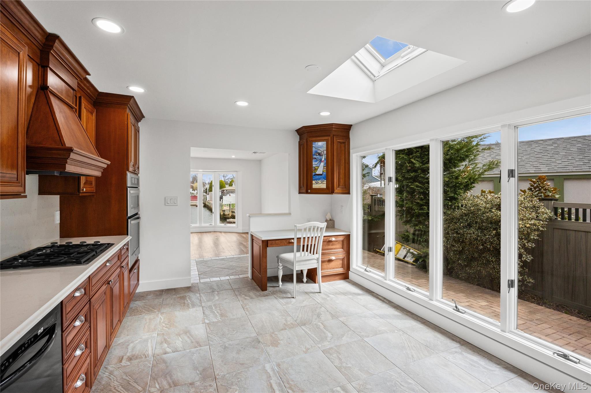 119 Alhambra Road — photo 11