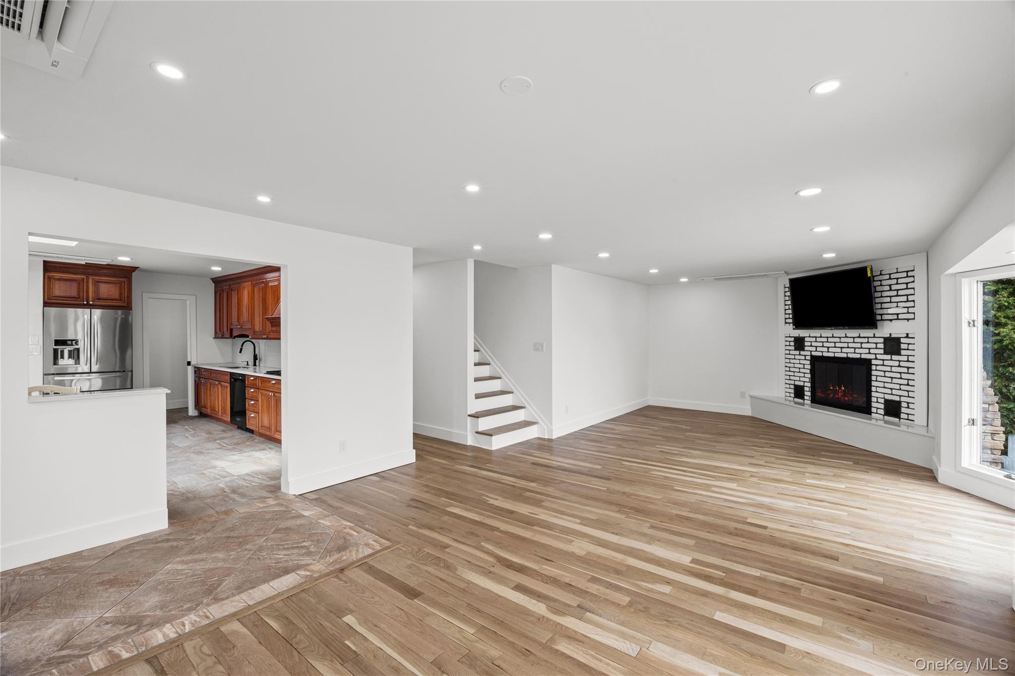 119 Alhambra Road — photo 8