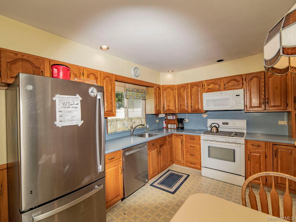 2080 Seamans Neck Road — photo 11