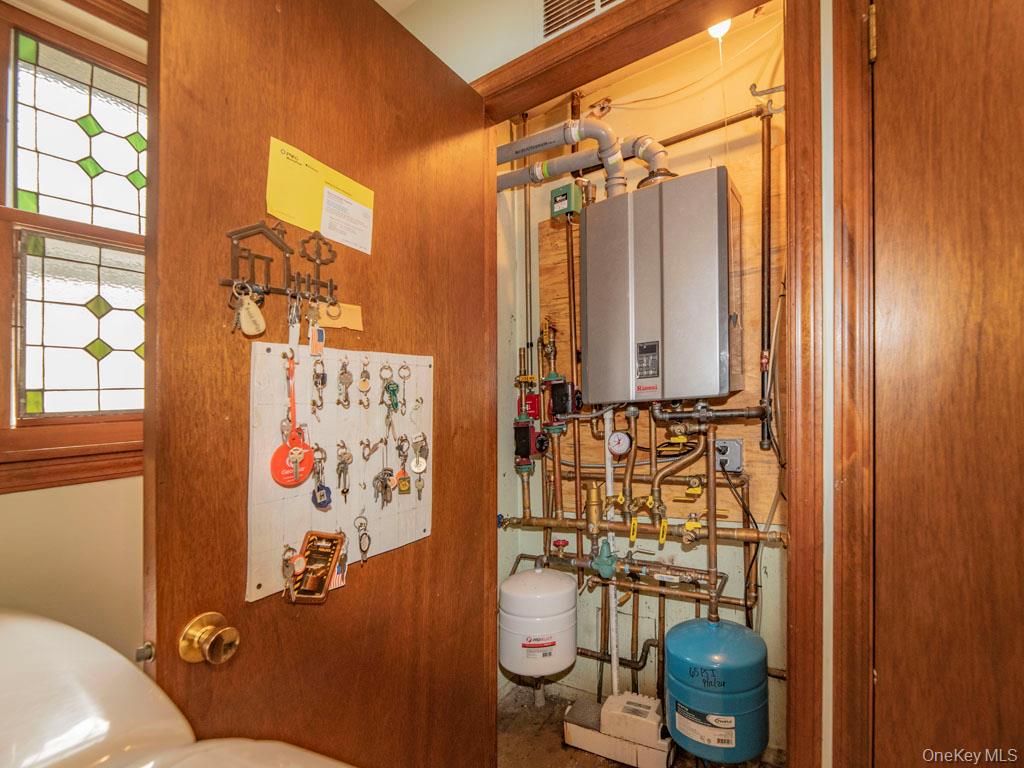 2080 Seamans Neck Road — photo 13