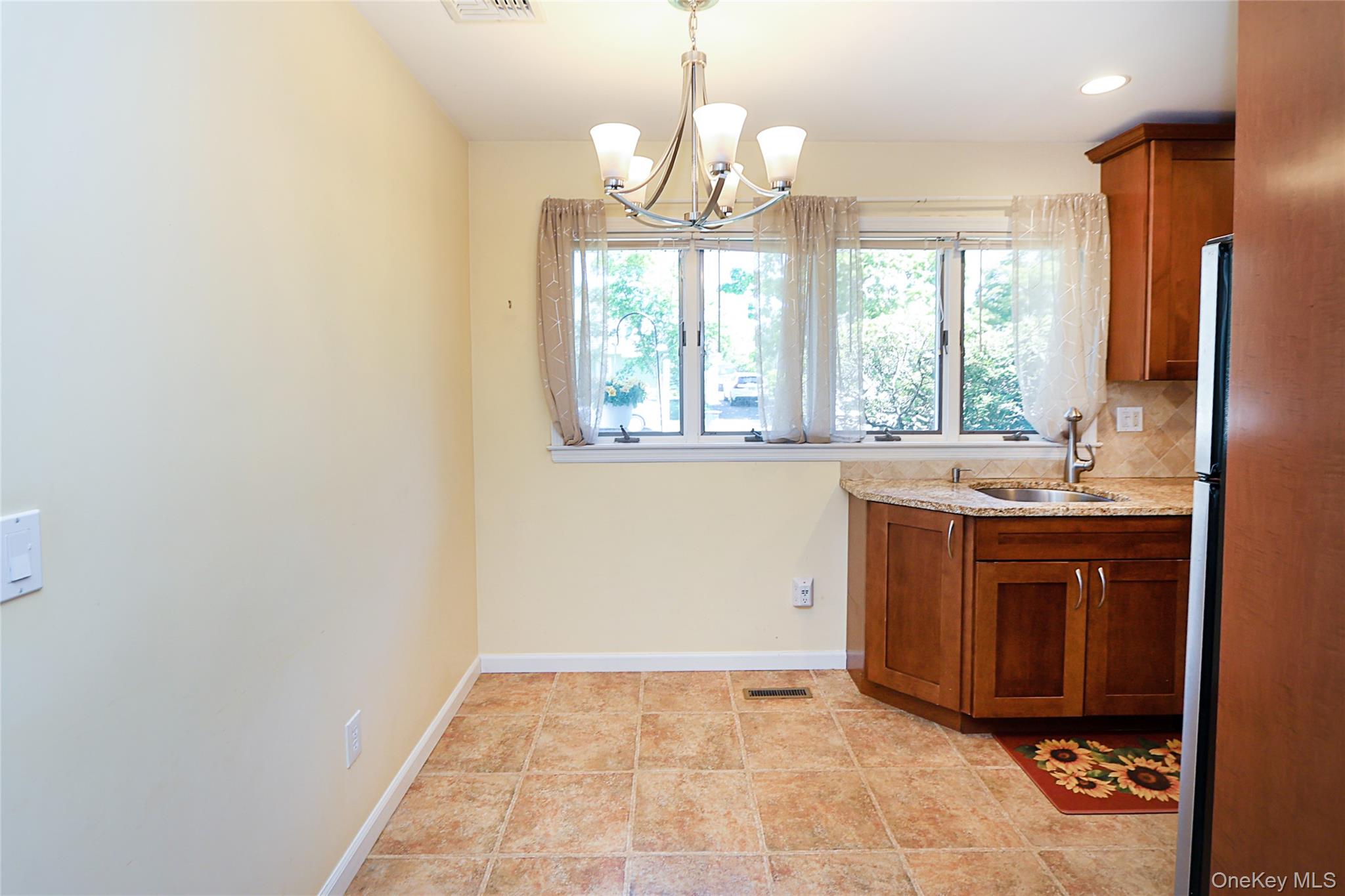 12 Ronan Road — photo 11