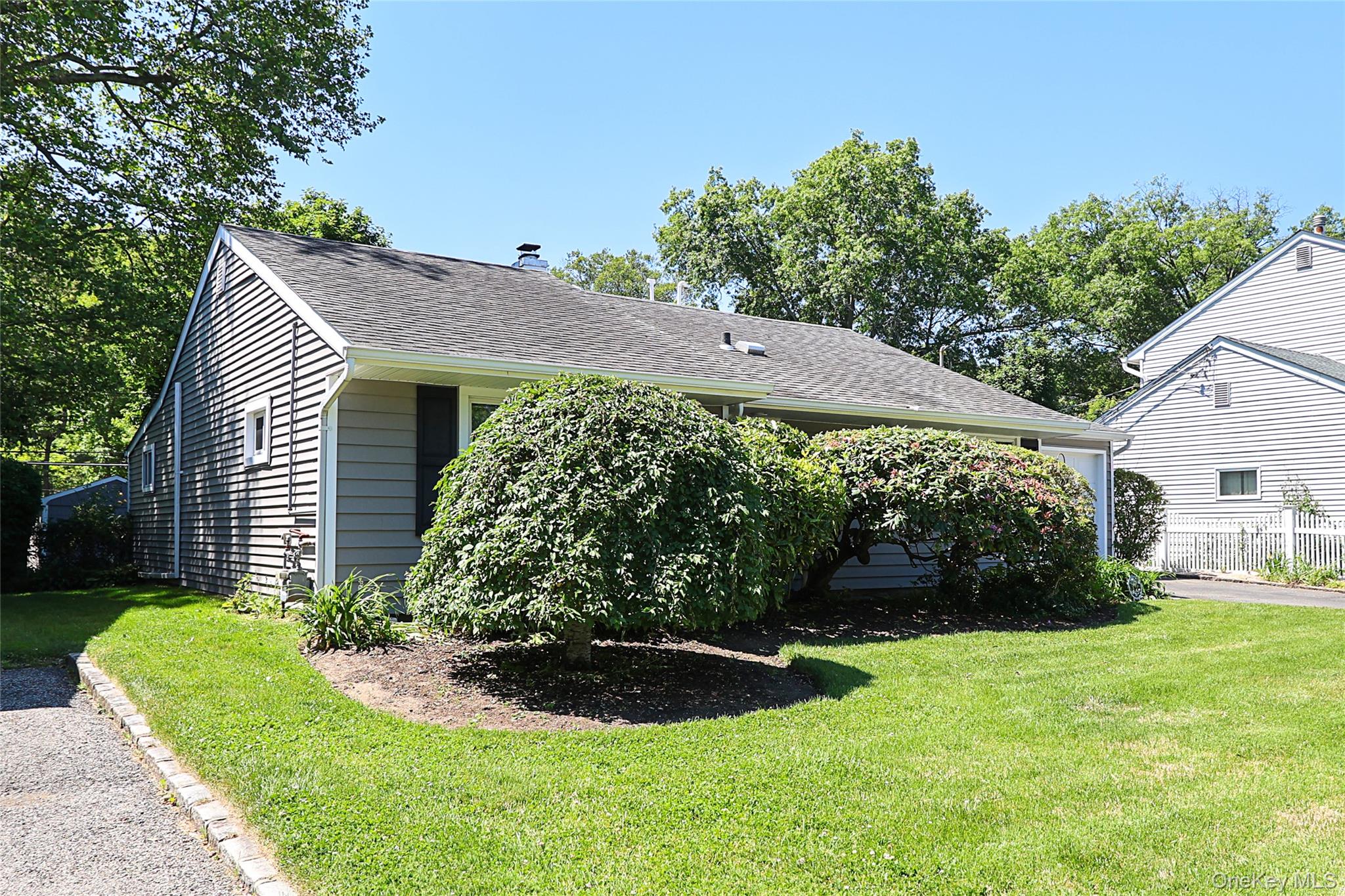 12 Ronan Road — photo 3
