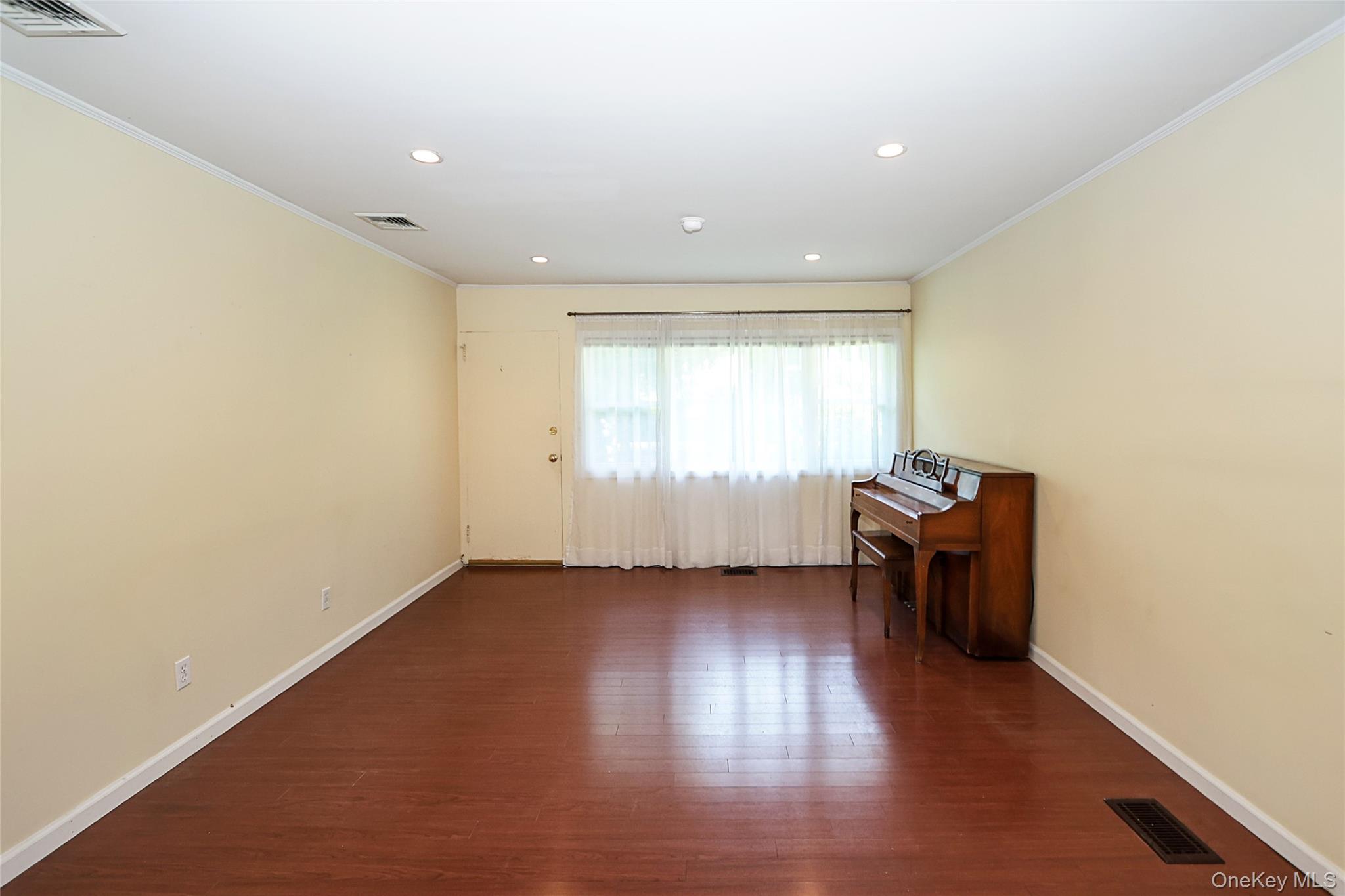 12 Ronan Road — photo 6