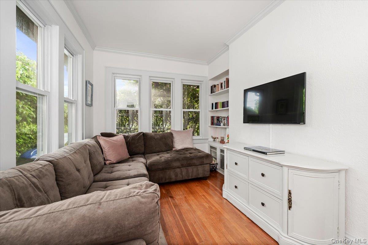 11 DeMott Avenue — photo 11