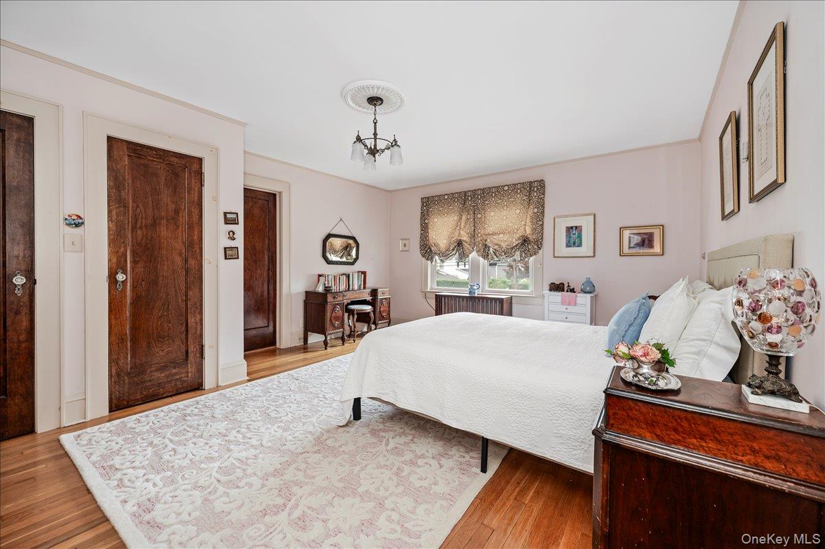 11 DeMott Avenue — photo 15