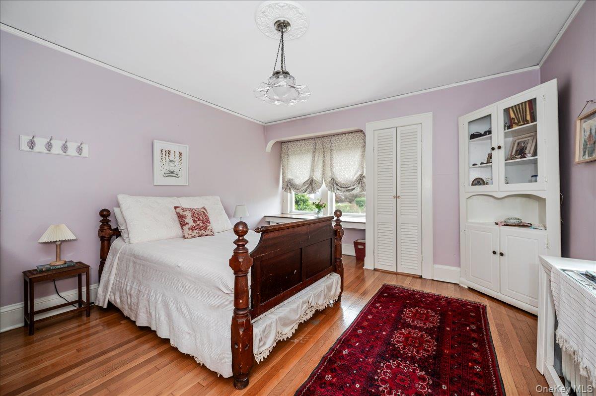 11 DeMott Avenue — photo 17
