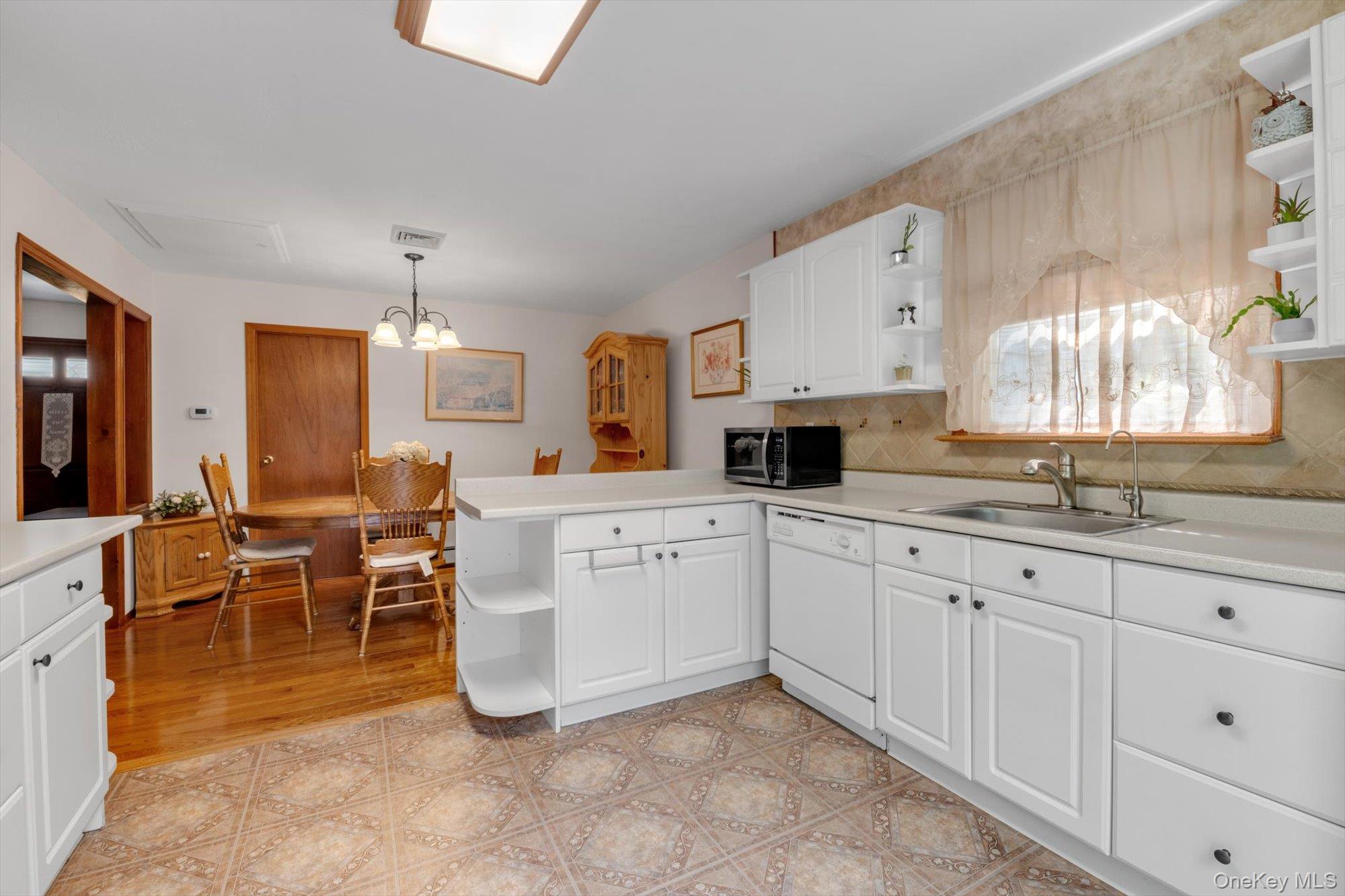 135 Centre Avenue — photo 9