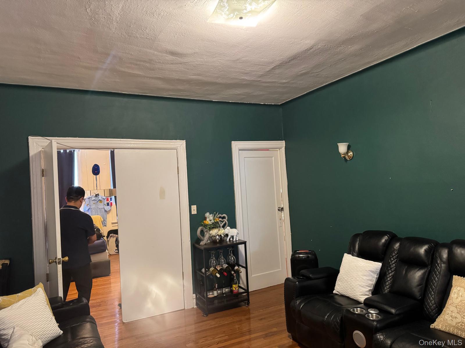 4311 Queens Boulevard — photo 21