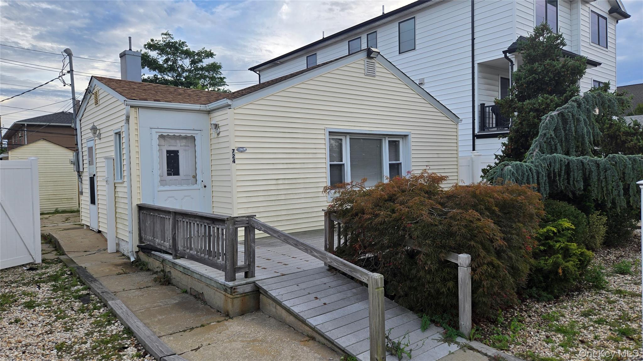 724 Park Avenue, Long Beach