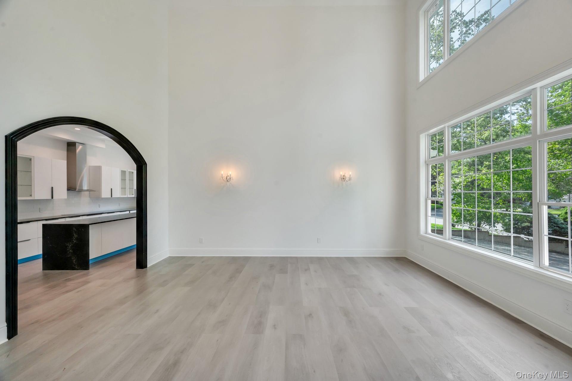 11 Amboy Lane — photo 13