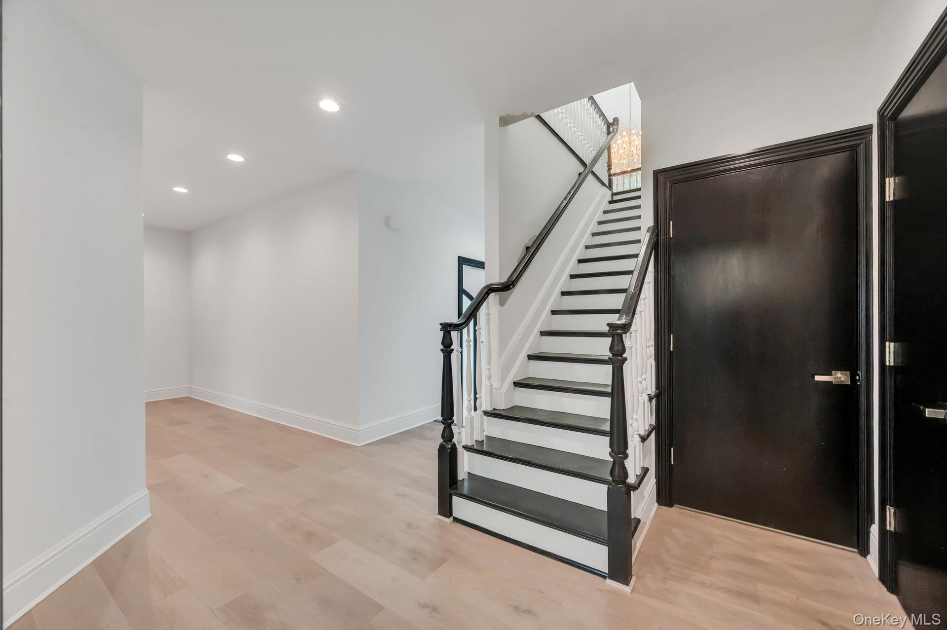 11 Amboy Lane — photo 35