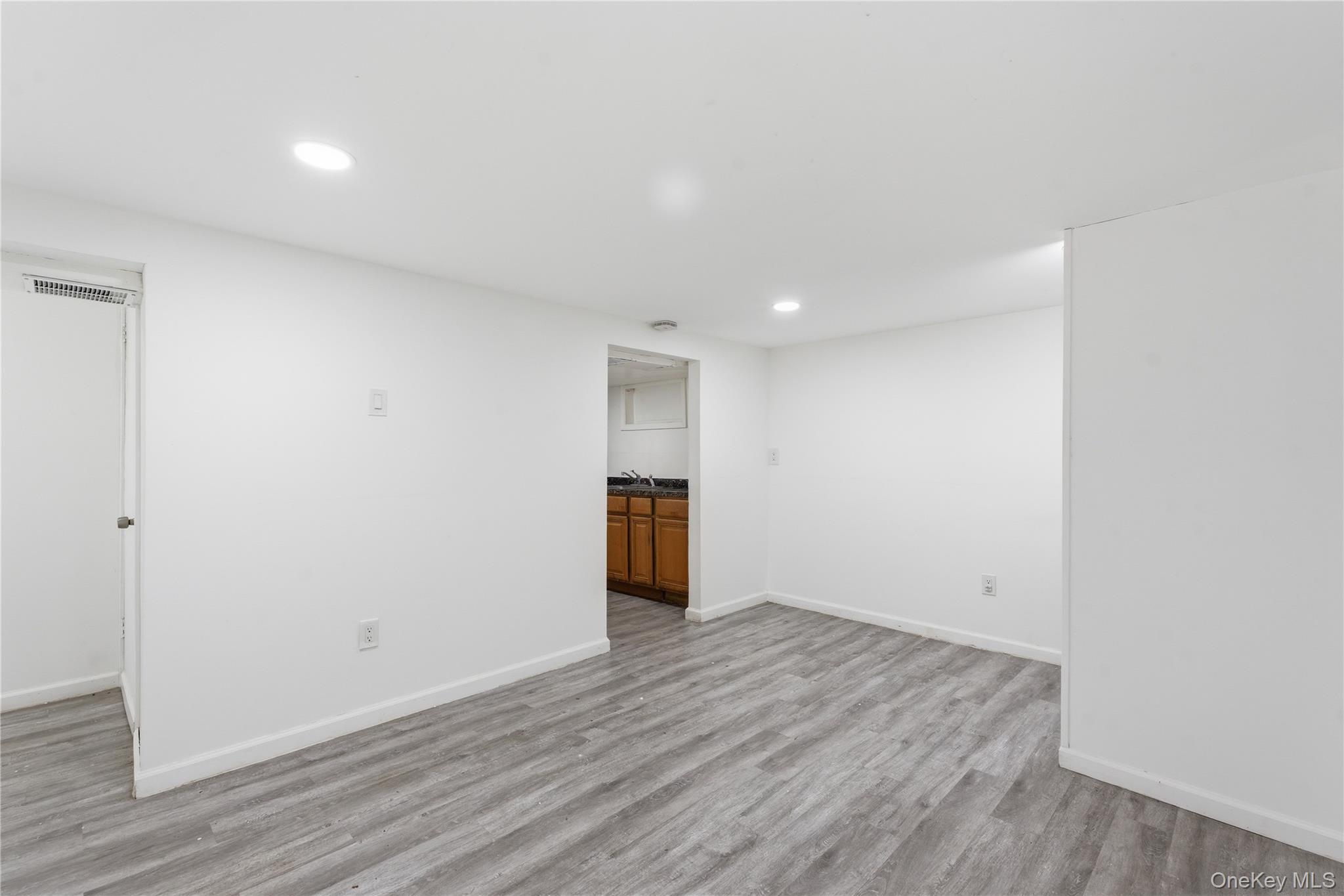 332 Crooked Hill Road — photo 12