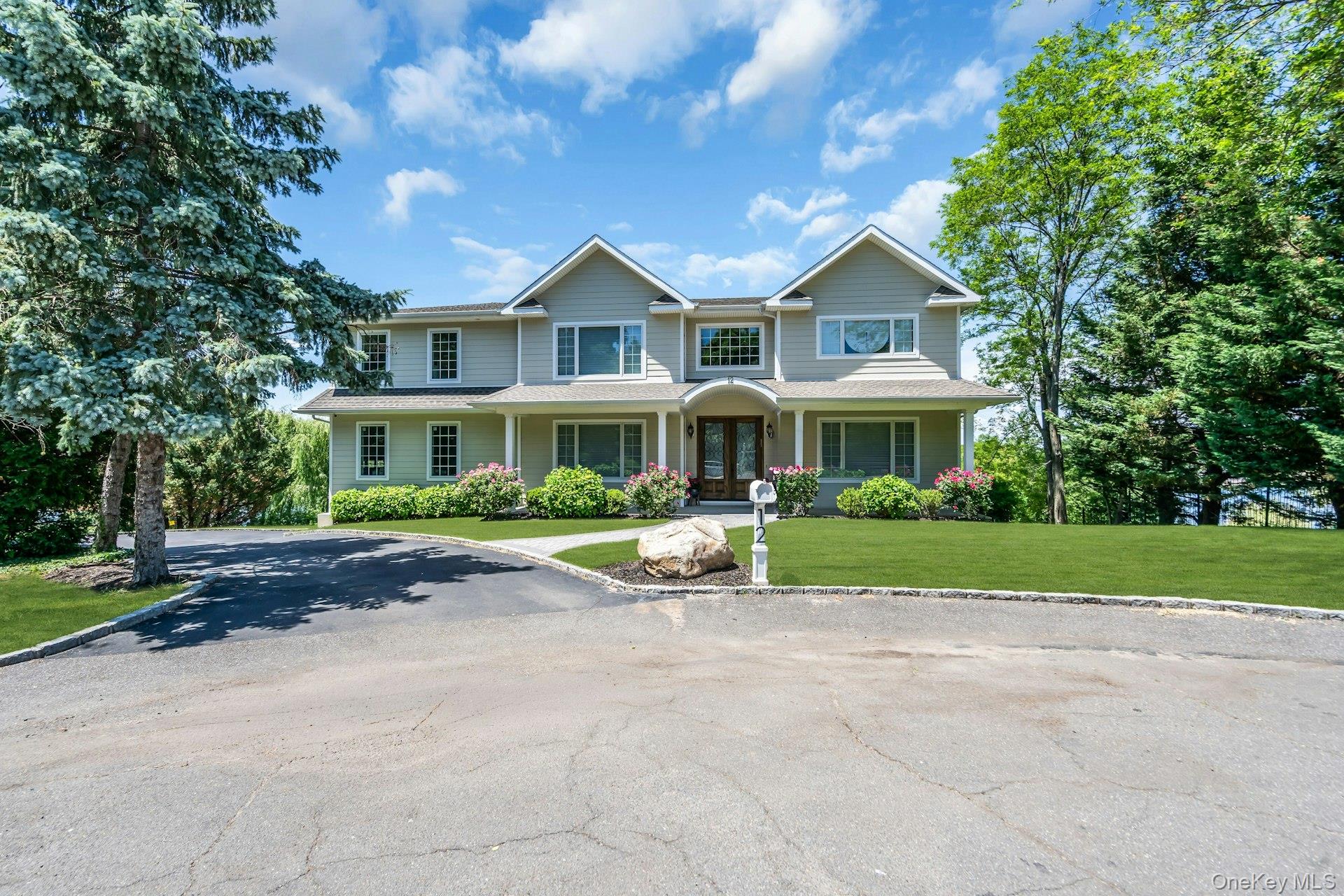 12 Barbara Lane, Glen Cove