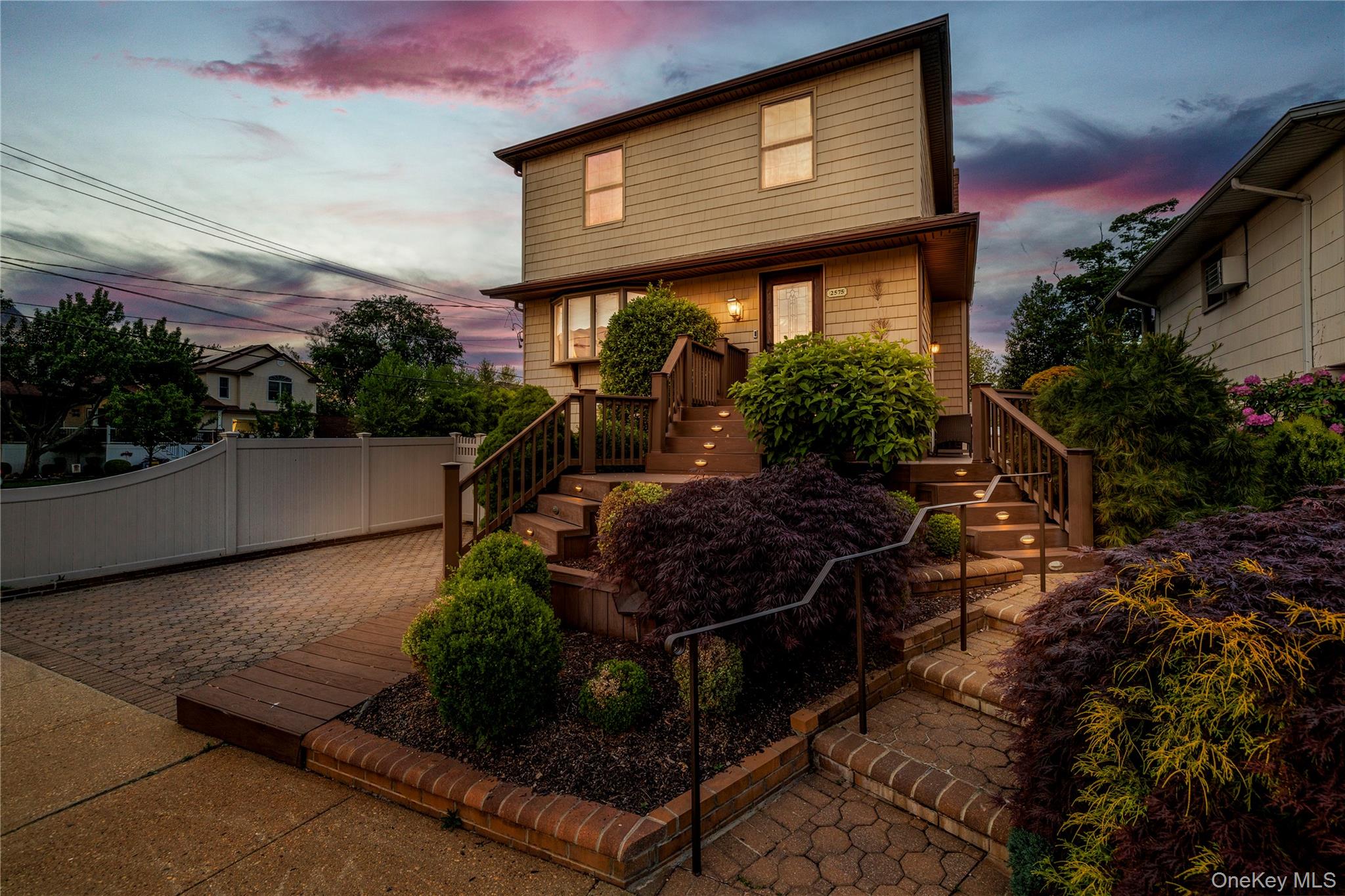 2575 Bayview Avenue, Wantagh