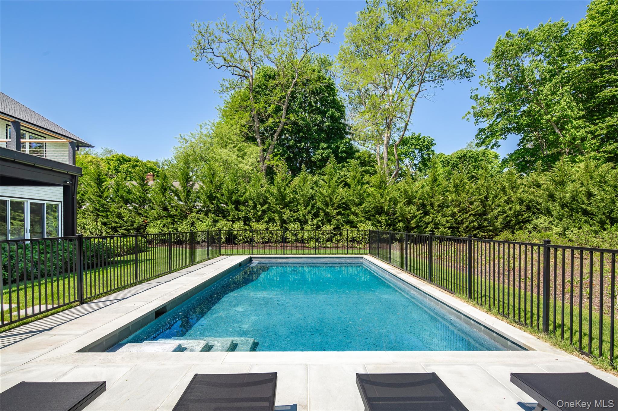 21 Lily Pond Drive — photo 3