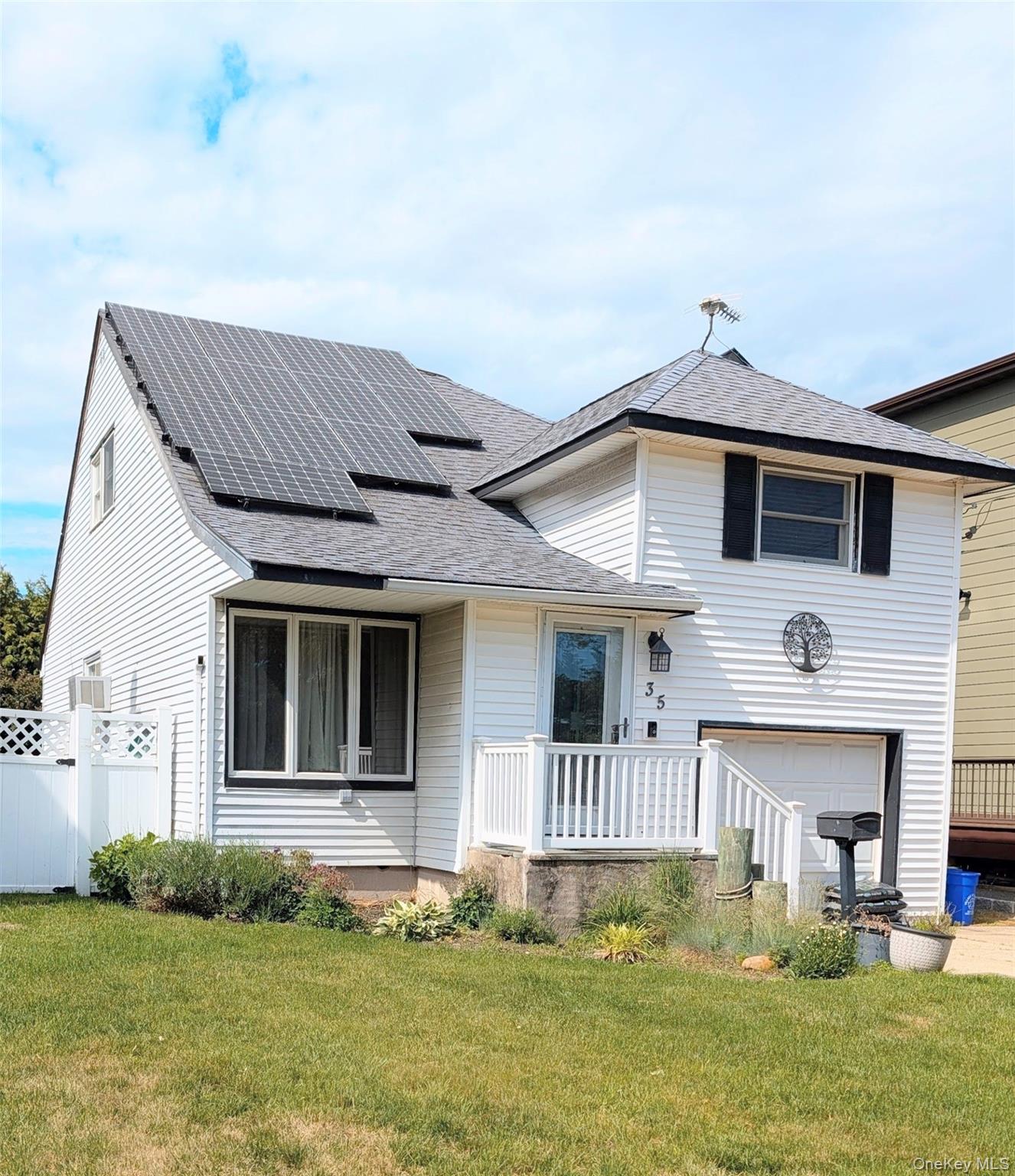 35 Jackson Avenue — photo 2