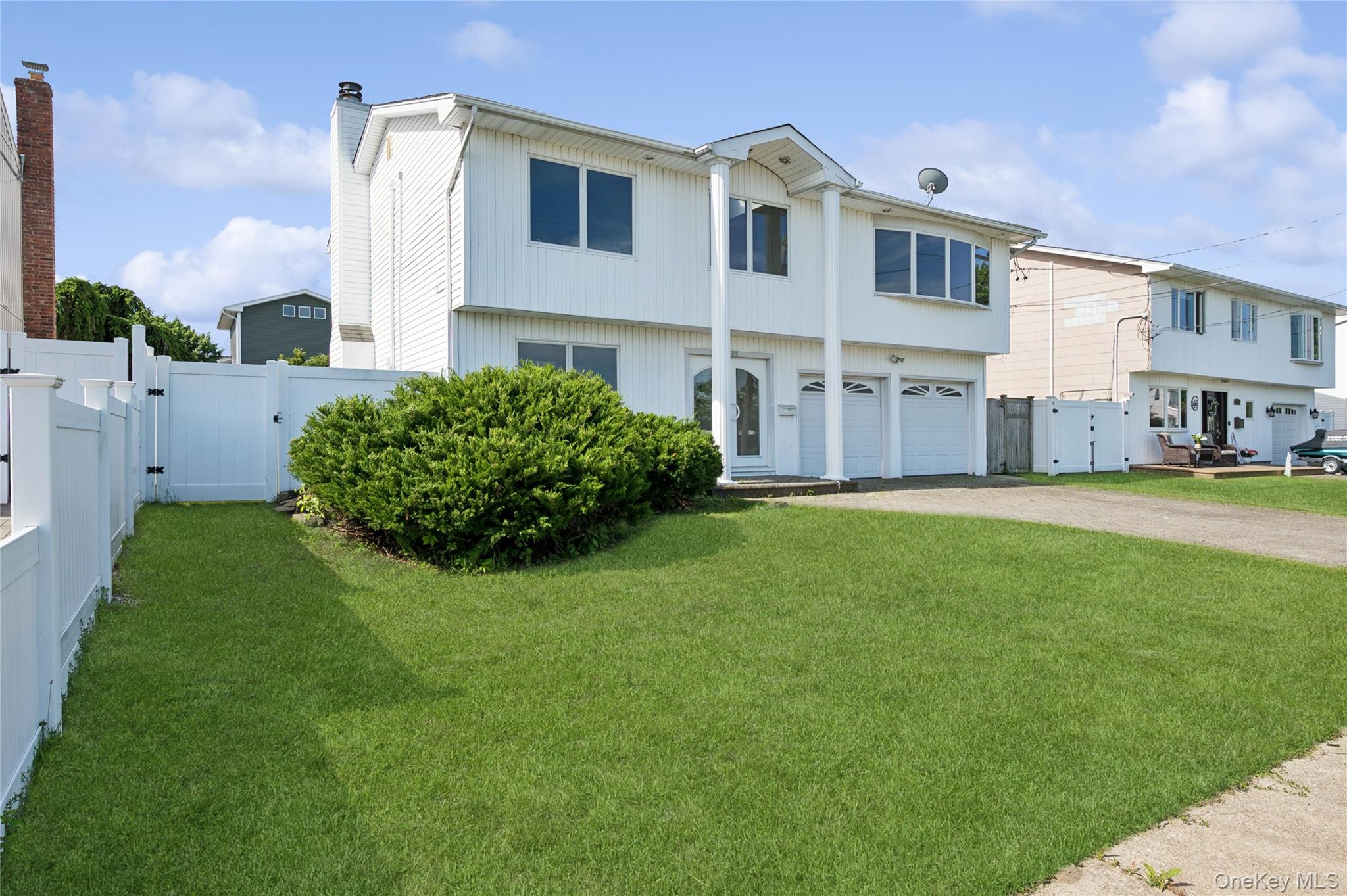 2625 Riverside Drive, Wantagh