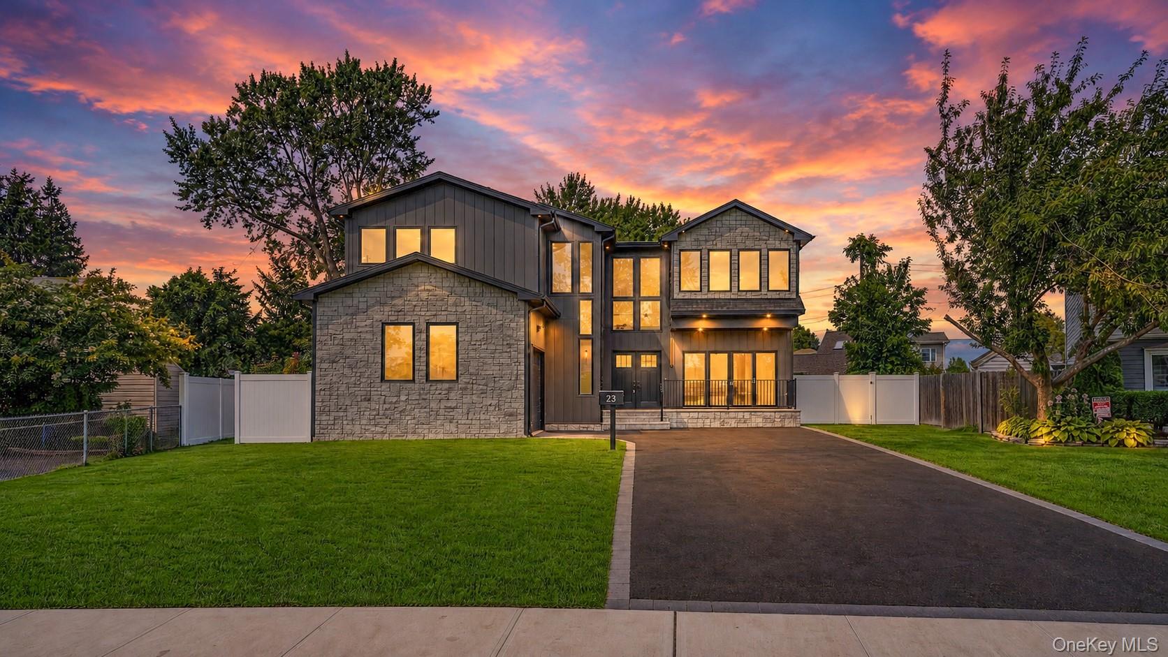 23 Harrow Lane, Levittown