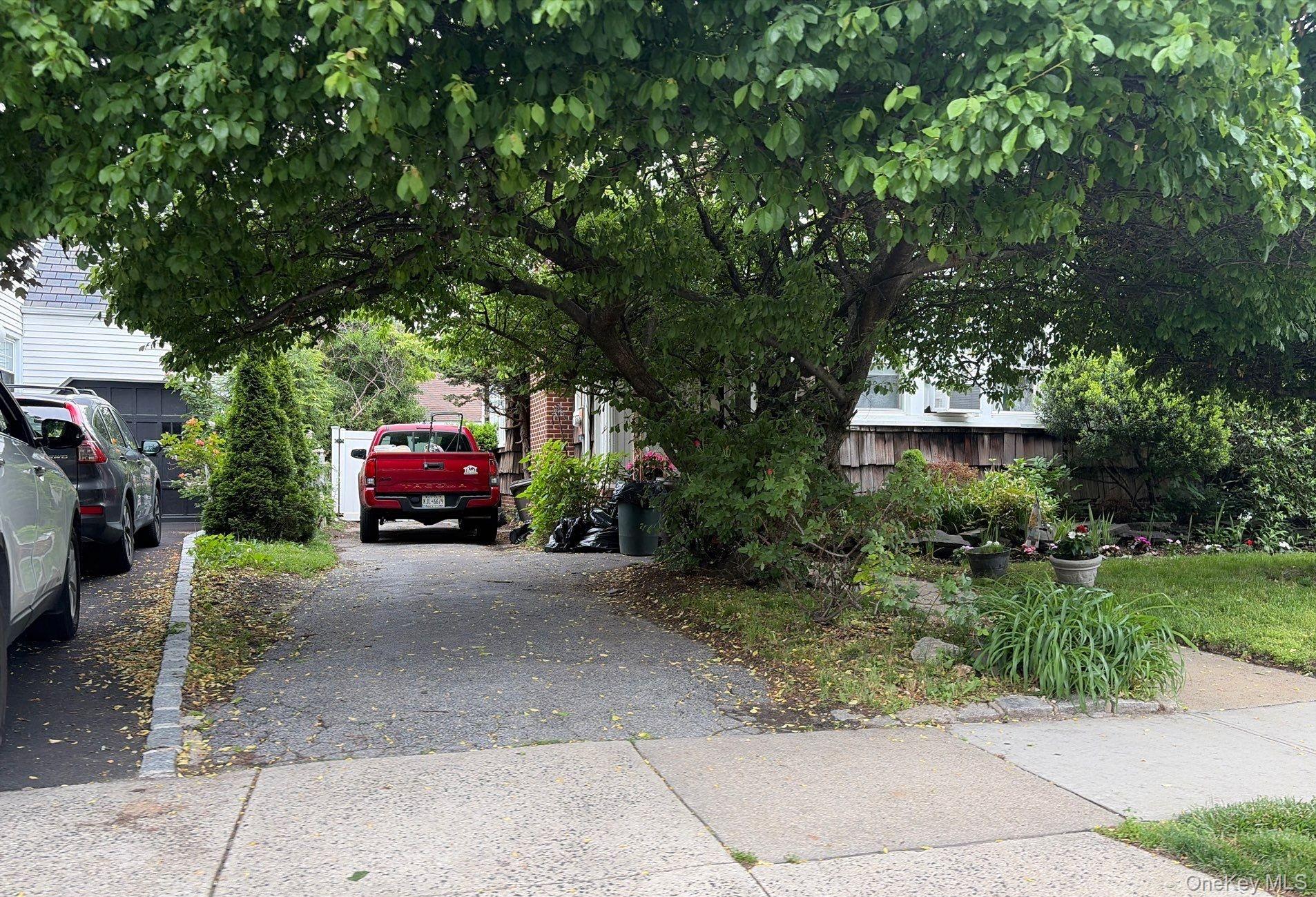 259 Lincoln Avenue — photo 3