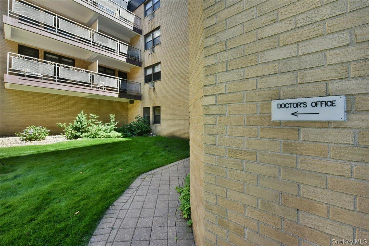 40 STONER Avenue #01 — photo 5