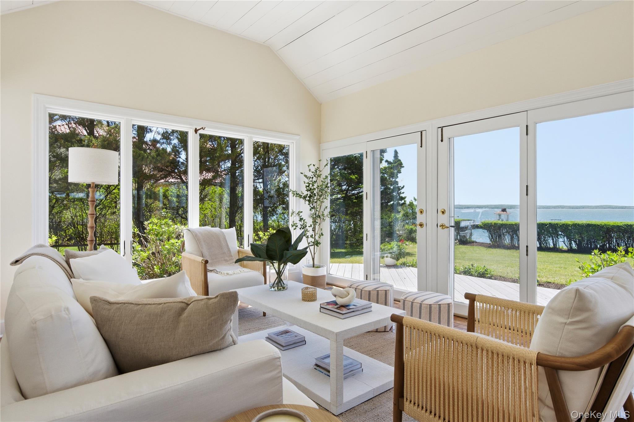90 Peconic Avenue — photo 14
