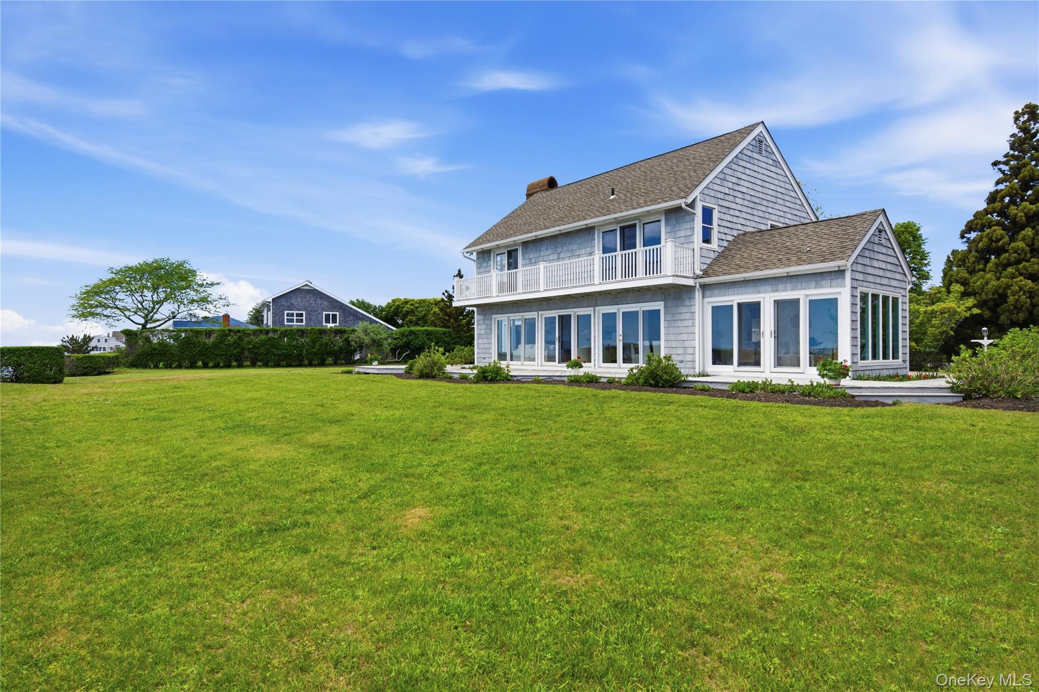 90 Peconic Avenue — photo 32