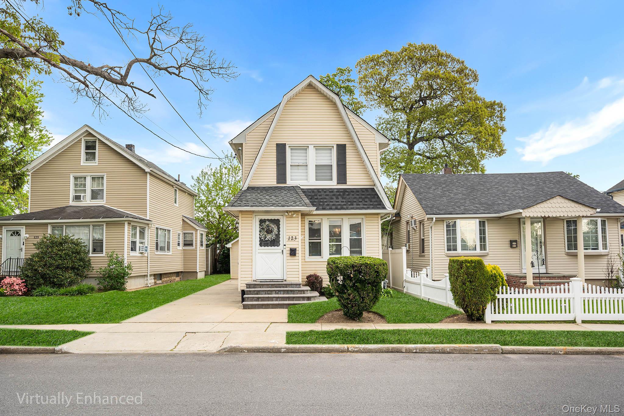 123 East Avenue, Valley Stream