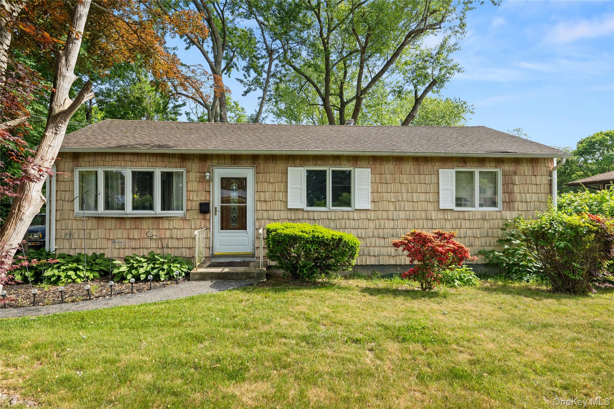 70 Lakeland Street, Bay Shore