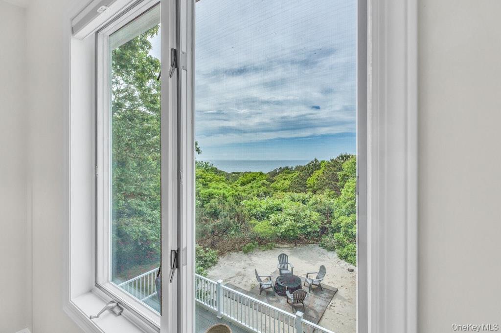 3645 Soundview Avenue — photo 30