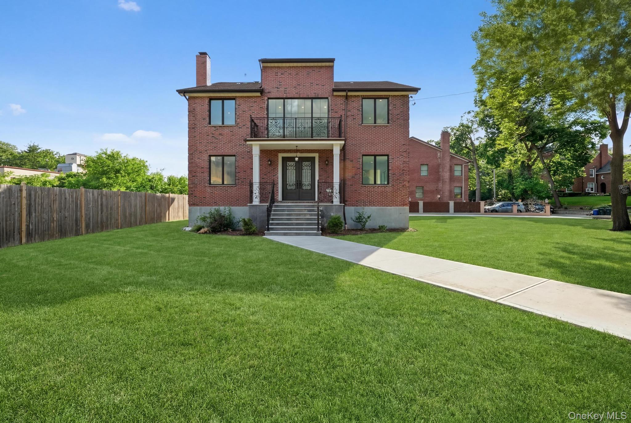19412 Dunton Avenue, Holliswood