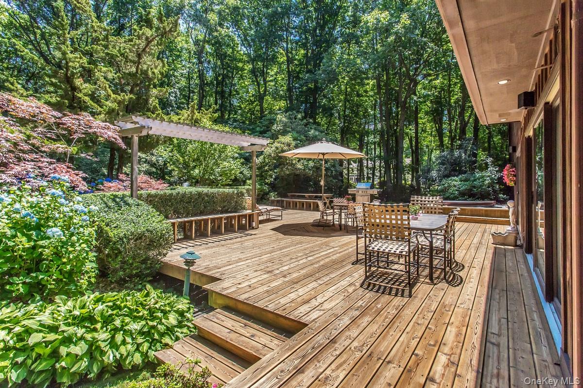 6 Cliffside Drive — photo 2