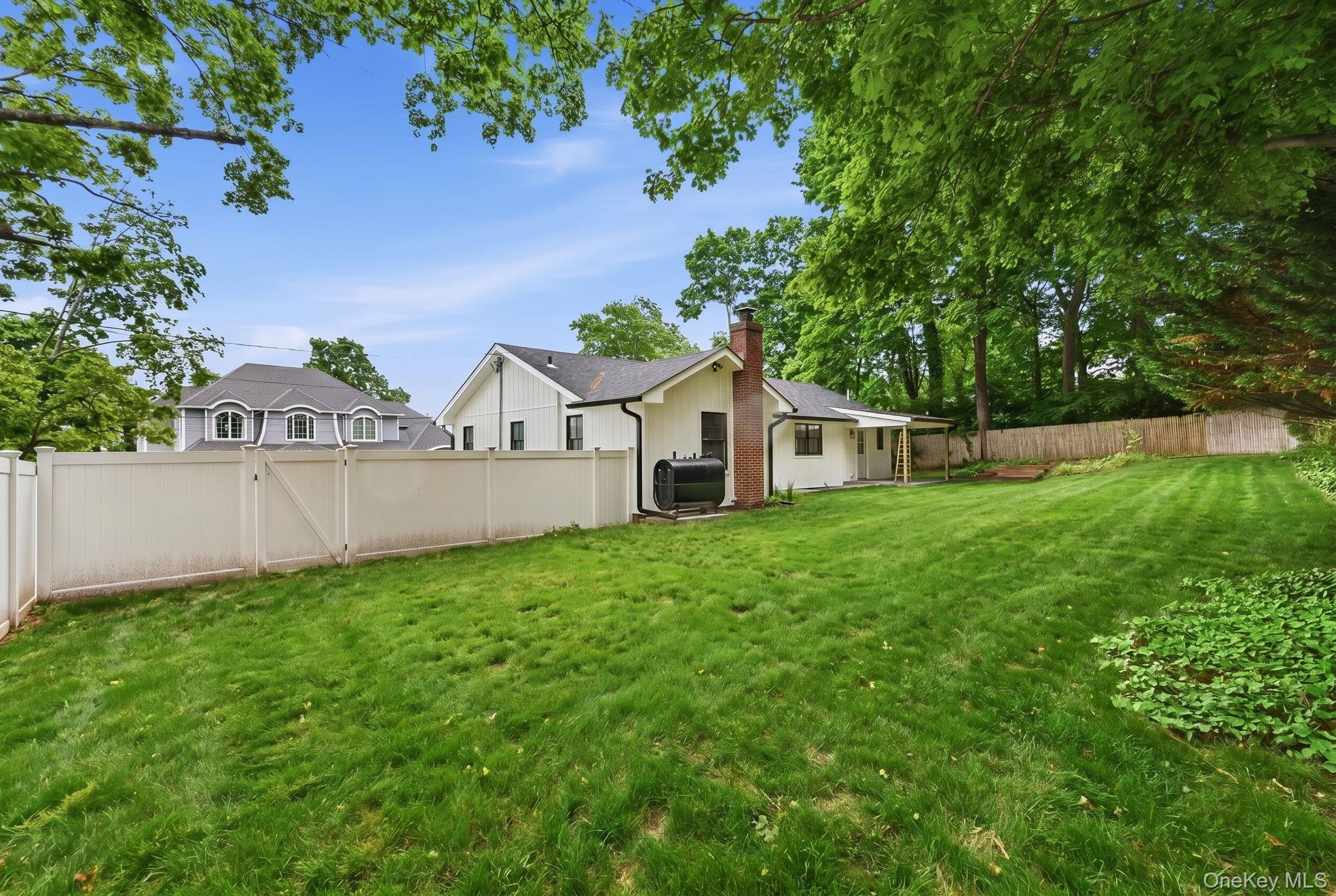 85 Kenneth Avenue — photo 41