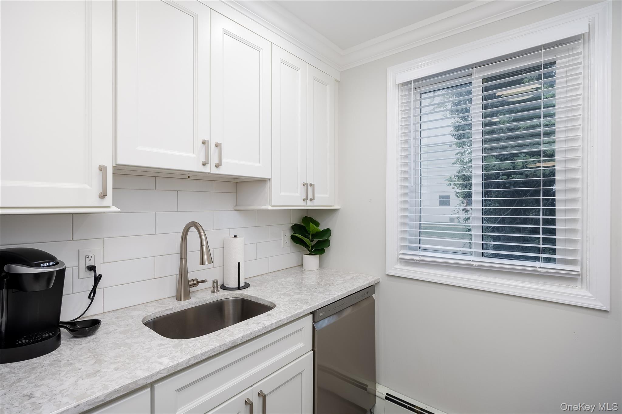 200 Merrick Road #F — photo 15