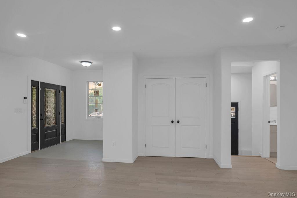 6 Burbury Lane — photo 8