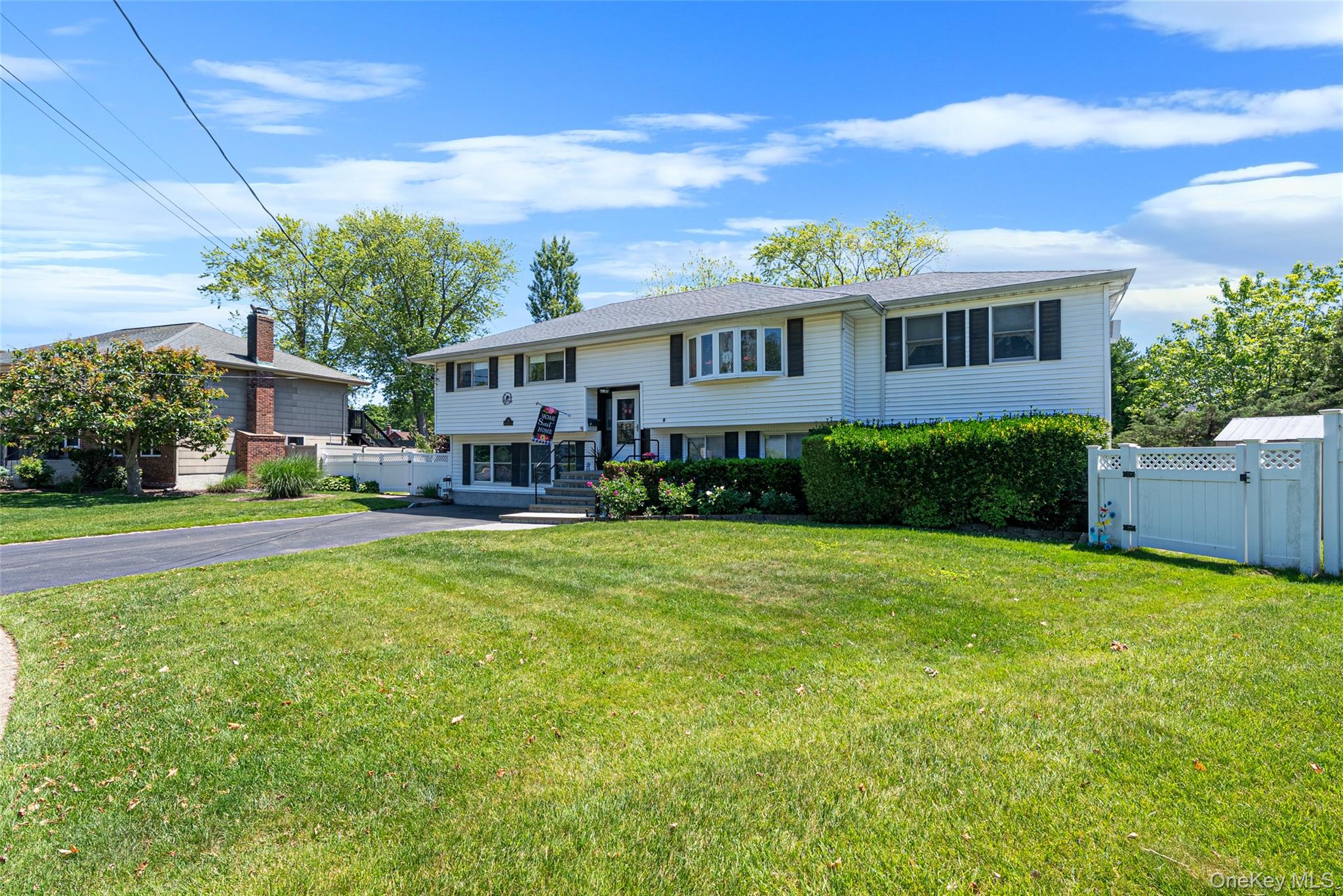 20 Rochelle Court — photo 4