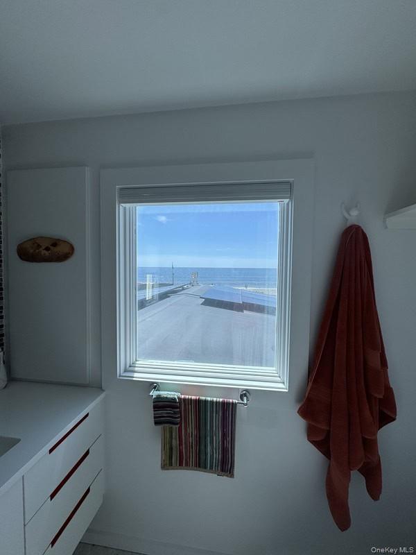 61 Evergreen Avenue — photo 10