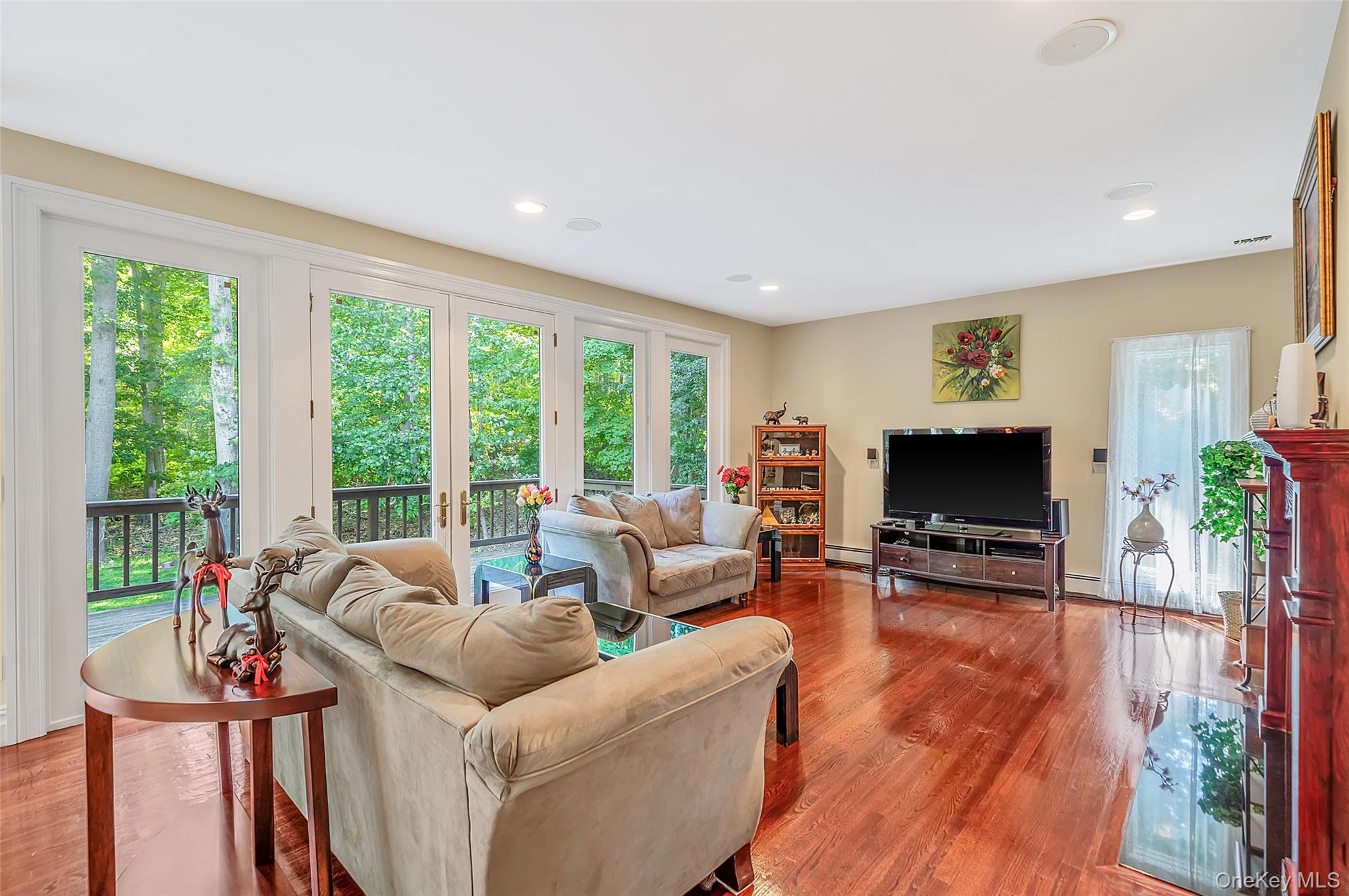 589 Landing Avenue — photo 14