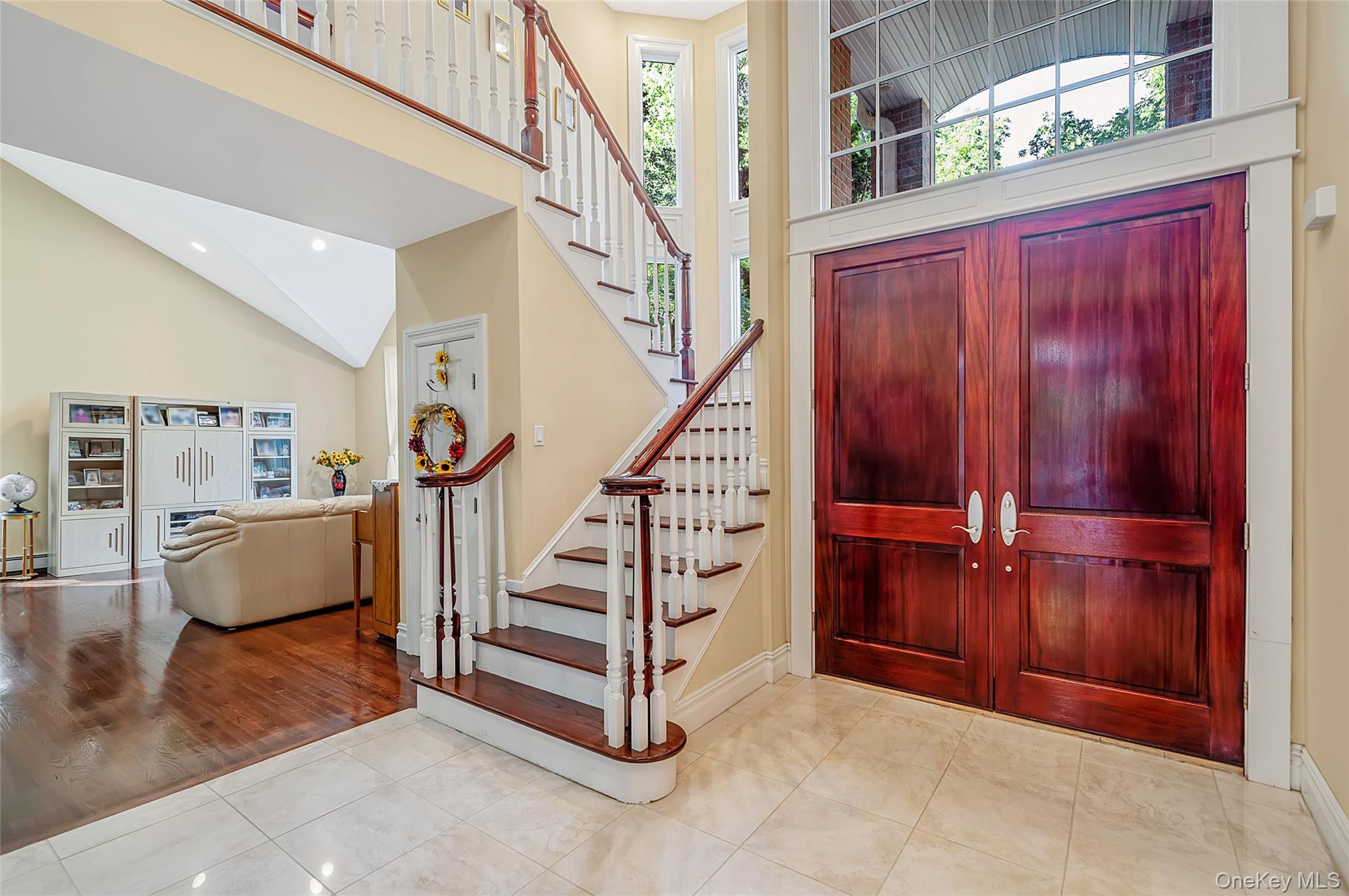 589 Landing Avenue — photo 3