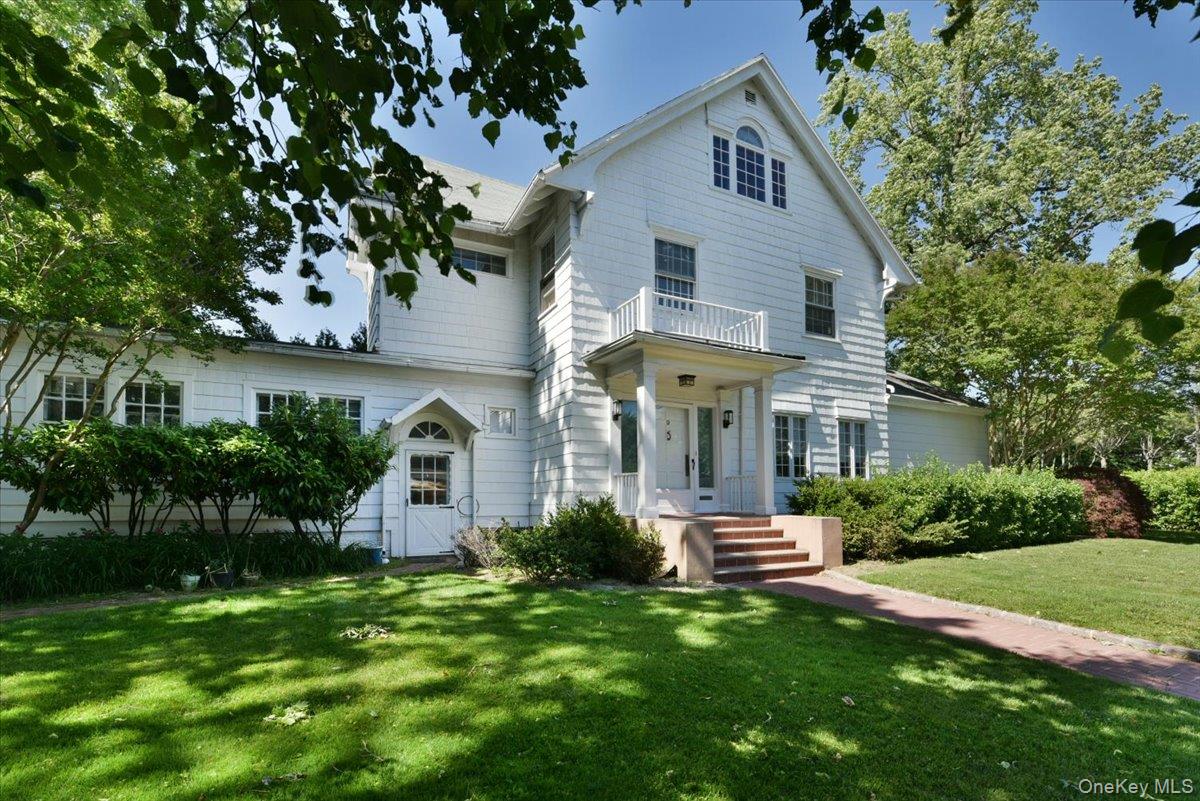 9 Nassau Drive