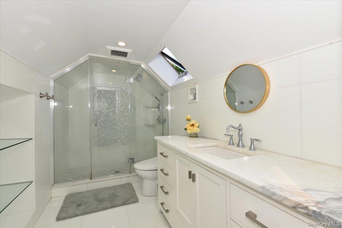 9 Nassau Drive — photo 22