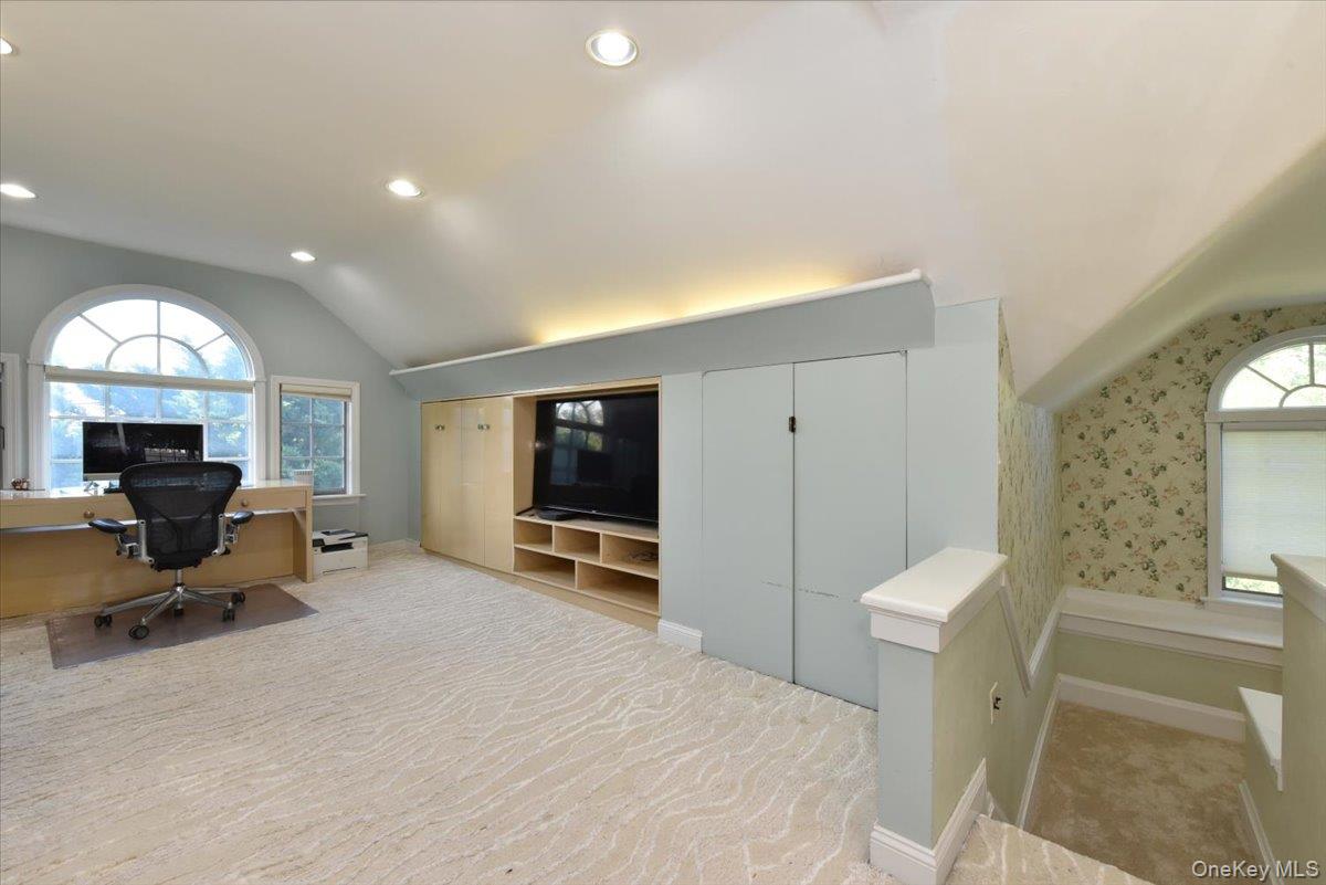 9 Nassau Drive — photo 23