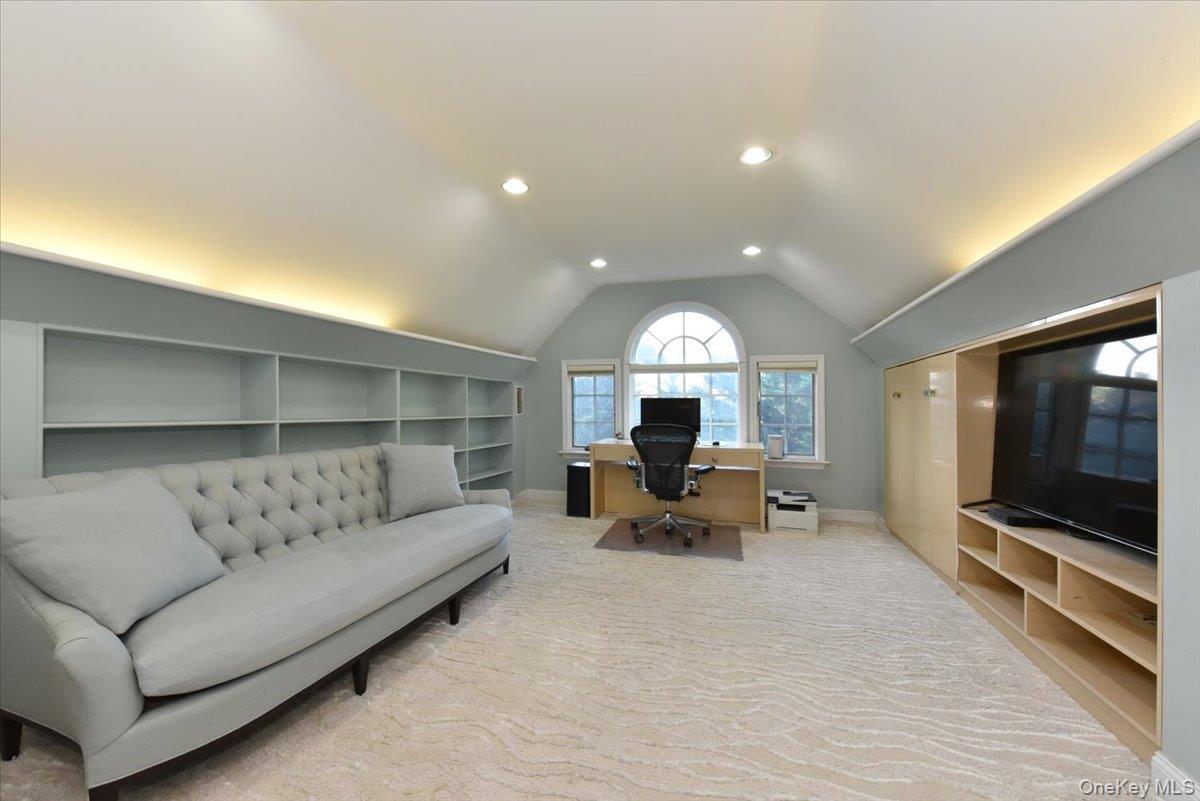 9 Nassau Drive — photo 24