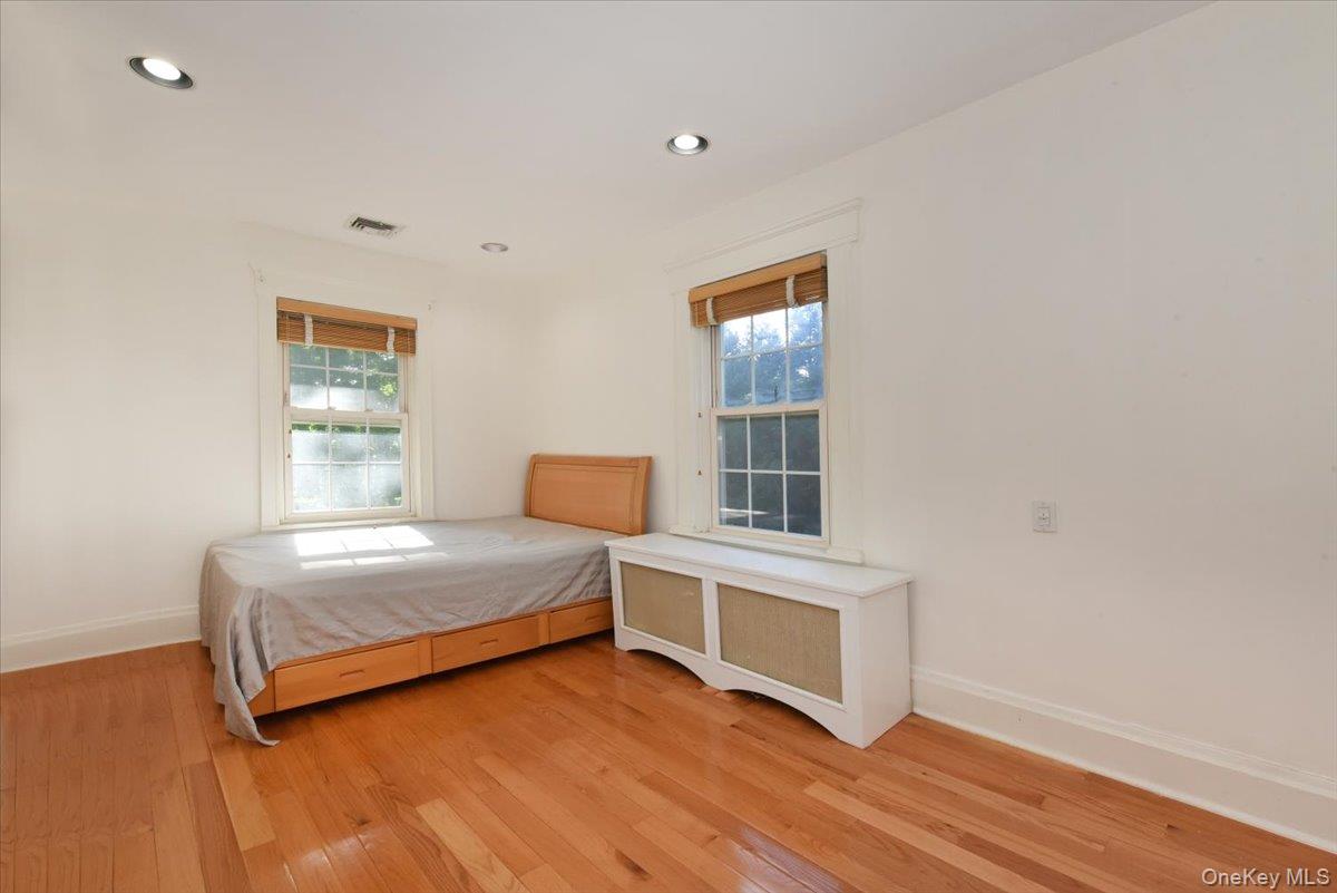 9 Nassau Drive — photo 25