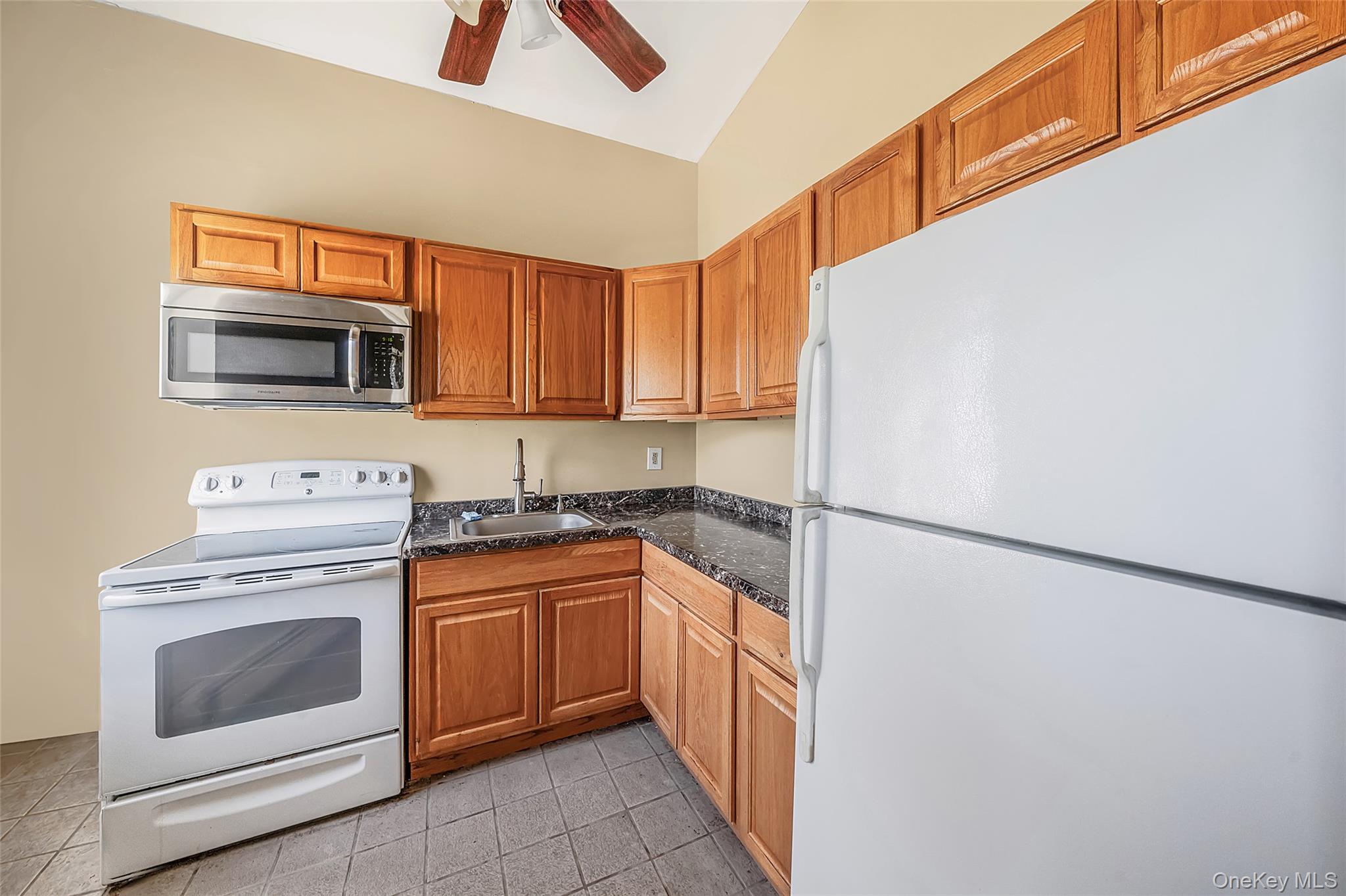 2397 union blvd #8a — photo 21