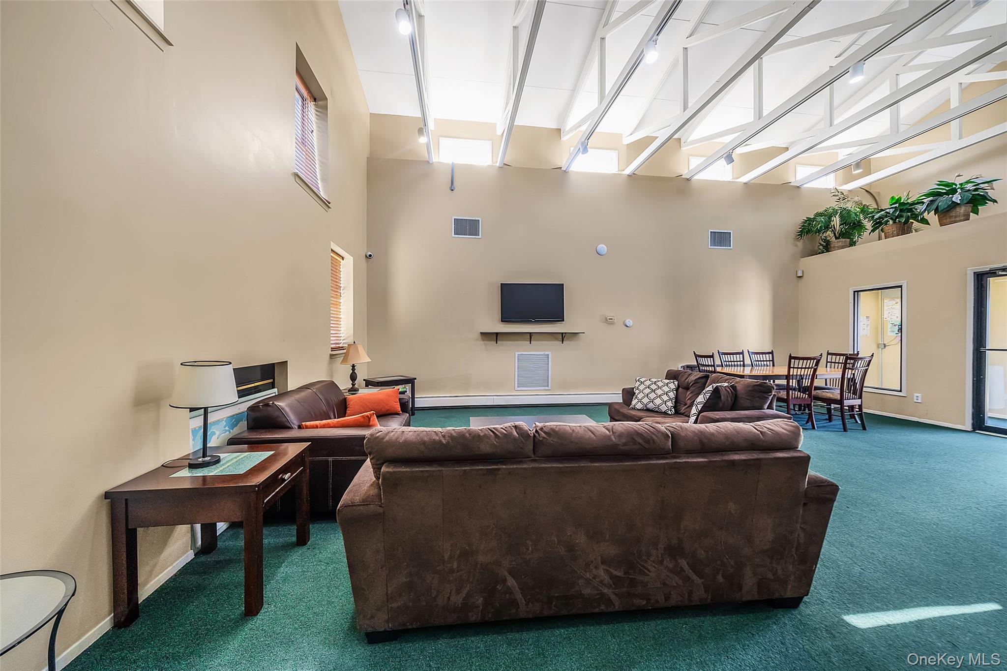 2397 union blvd #8a — photo 23