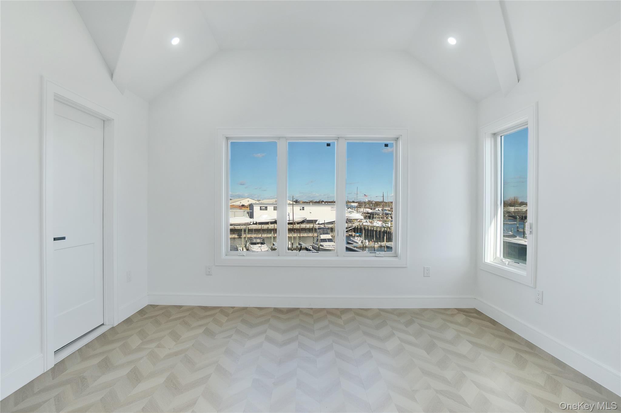 14 James Street — photo 20