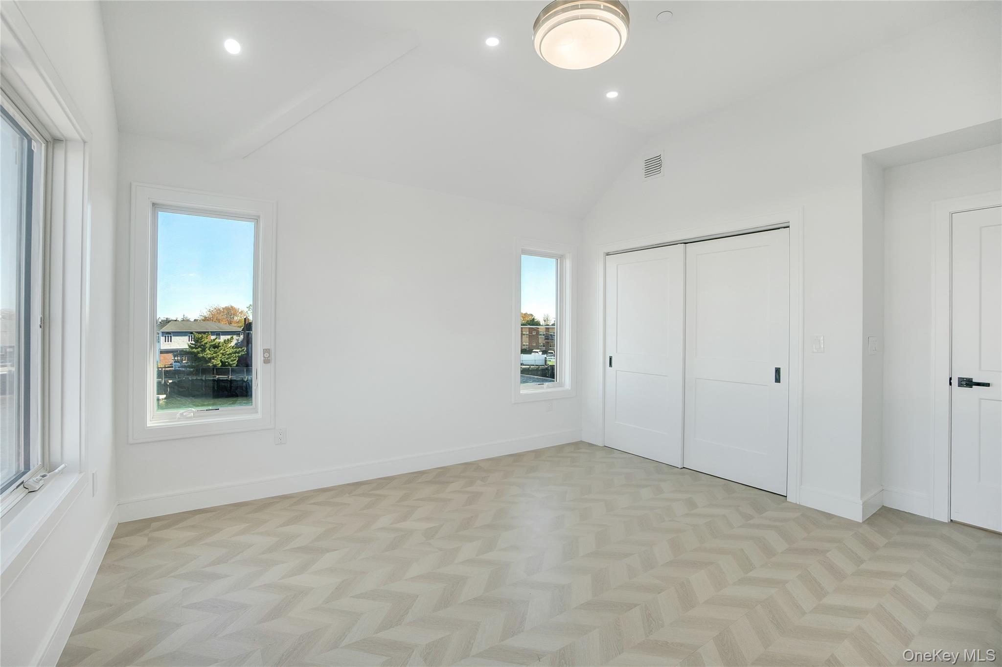 14 James Street — photo 21