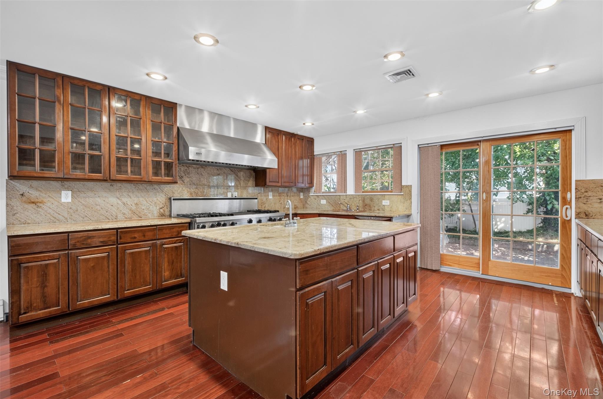 45 Yennicock Avenue — photo 13