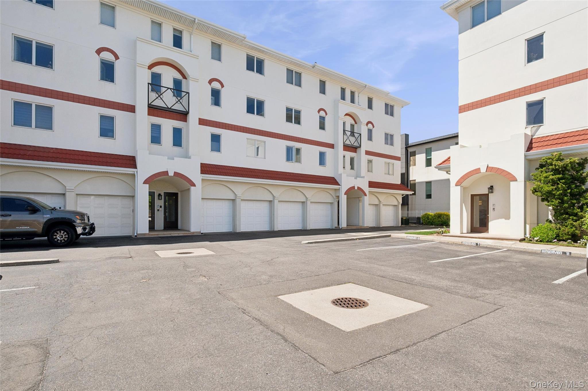 452 Oceanfront #102, Long Beach