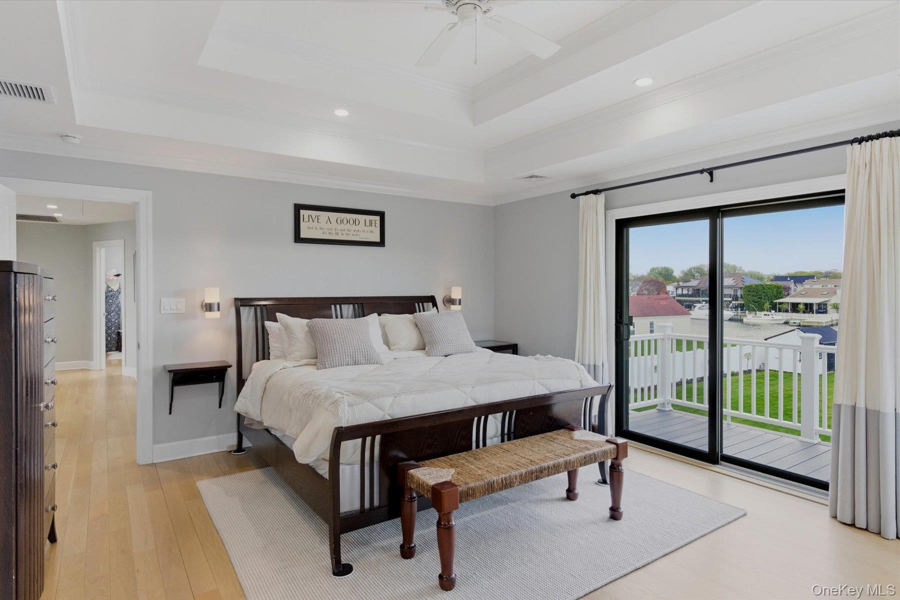 240 Clocks Boulevard — photo 20